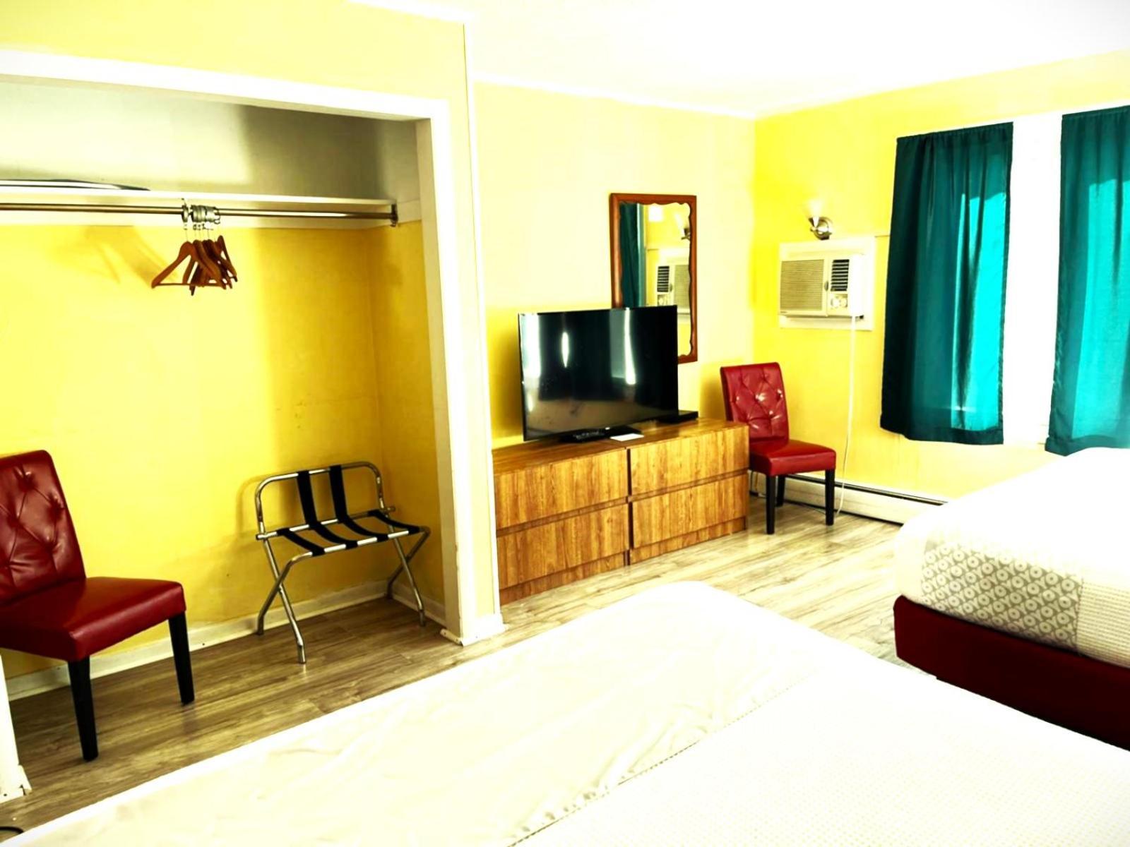 Buena Vista Inn Motel Delhi Exterior foto